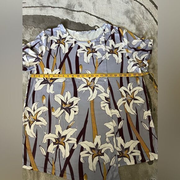 Misslook Woman’s Floral Top - Picture 7 of 8